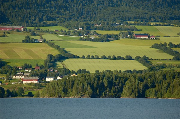 Озеро Mjosa, на пути к Lillehammer